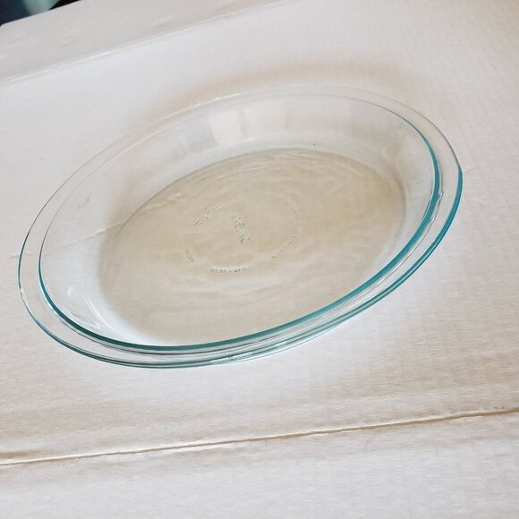 Pyrex #209 Pie Pan set glass 9" set of 2 - Picture 3 of 9